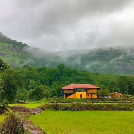 Villa King'S Landing Karjat Exterior foto