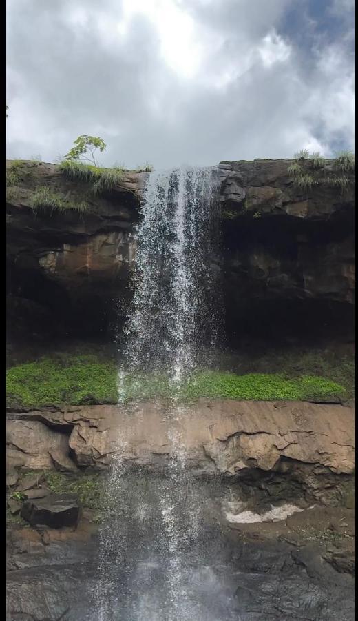 Villa King'S Landing Karjat Exterior foto