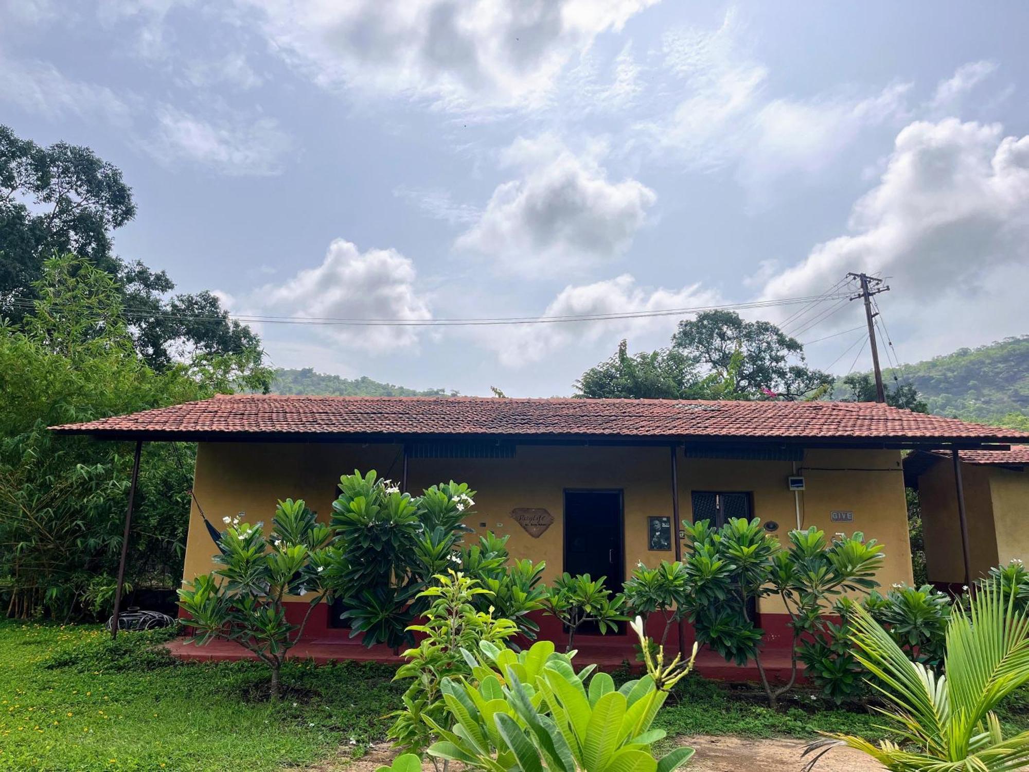 Villa King'S Landing Karjat Exterior foto